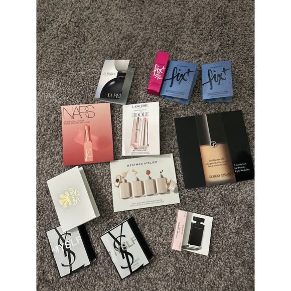 Makeup‎ and Perfume 12 piece Sample - Picture 1 of 7